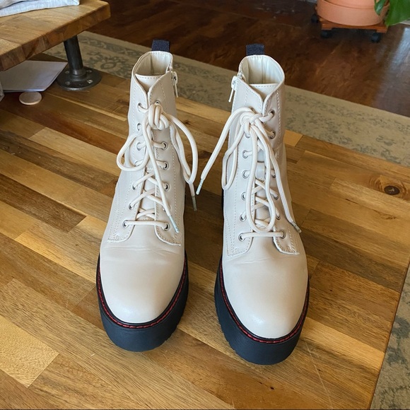 Platform Steve Madden Boots - Picture 7 of 13